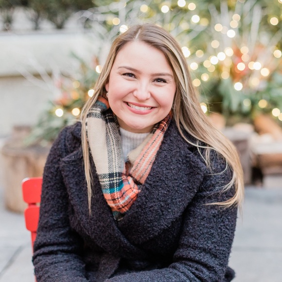 Meet your Posher, Melina - Picture 1 of 1